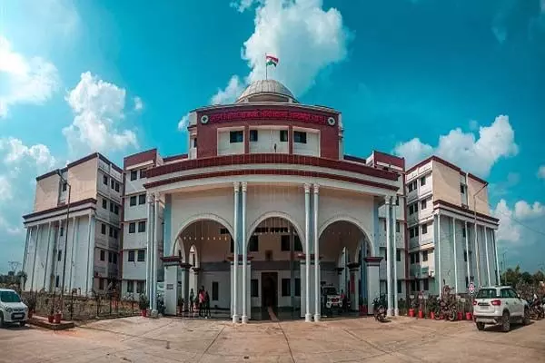 Chhattisgarh News: अटल बिहारी वाजपेयी यूनिवर्सिटी का दीक्षांत: इसरो प्रमुख सोमनाथ, जीआईएस की डायरेक्टर डॉ. बनर्जी व सुप्रीम कोर्ट के जज प्रशांत मिश्रा को मिलेगी मानद उपाधि