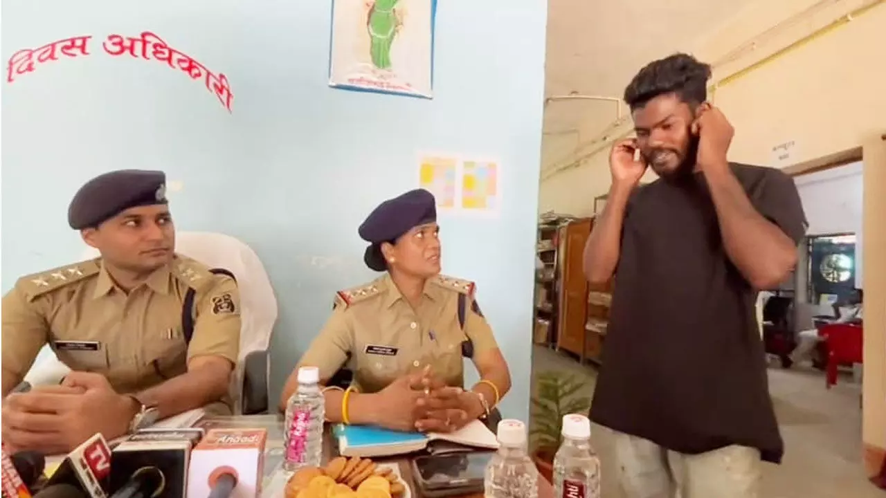 रायगढ़ पुलिस की कार्रवाई: दो साल से फरार लूट के आरोपी को झारखंड से किया गिरफ्तार…