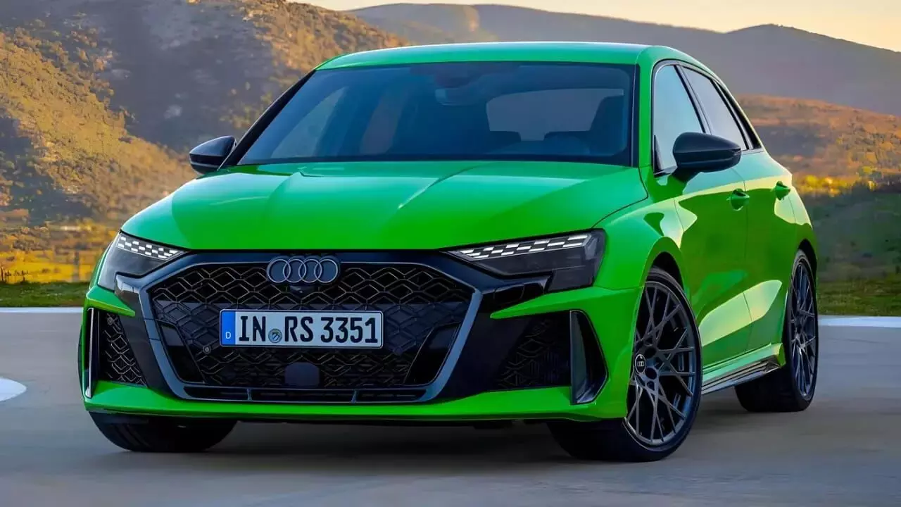 Audi RS 3 Facelift ग्लोबली हुई पेश, 5-सिलेंडर इंजन वाली आखिरी ऑडी, जानें क्या है खास…