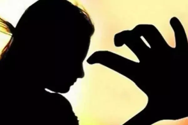 Balrampur News: PG की छात्रा ने प्रिंसिपल पर लगाए छेड़खानी के आरोप, बोली – अश्लील इशारे किया, और फिर…