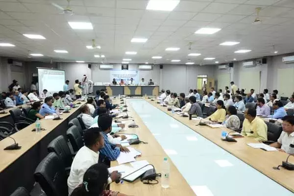Chhattisgarh News: केशकाल घाट सड़क को तत्काल सुधारने के निर्देश: कोडागांव में उद्योग मंत्री ने की समीक्षा बैठक