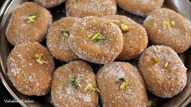 Janmashtami Bhog 2024 : अपने कान्हा को मथुरा के पेड़े का स्वाद दीजिए घर पर, Read Recipe