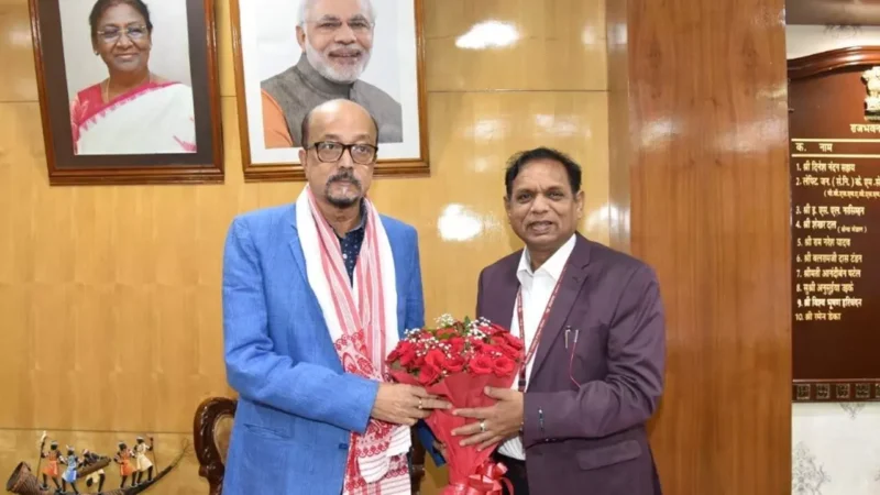 Bilaspur News: कुलपति प्रो. चक्रवाल ने राज्यपाल महोदय से भेंट की…