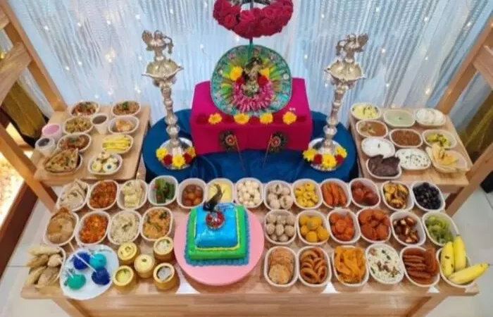 Lord Krishna Chappan Bhog :  कब बनाया था मां यशोदा ने कान्हा के लिए "छप्पन भोग" … जानिए छप्पन भोग के पीछे मान्यता और क्या-क्या होता है शामिल