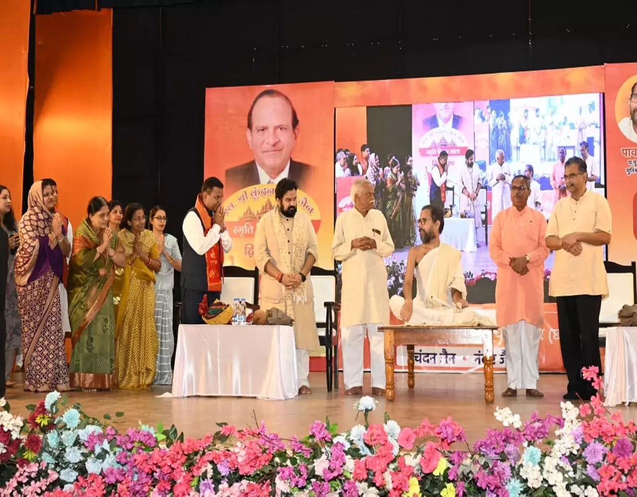 Detached Munishri: हमें इंसान बनना है या शैतान…यह चॉइस हमारी, संस्कृति को बचाने आर-पार का समय आ गया: विराग मुनिश्री…