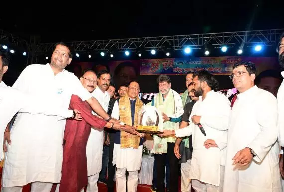 मुख्यमंत्री ने दही हांडी फोड़ कर गोविंदा टोलियों का किया उत्साहवर्धन, CM विष्णुदेव बोले-अन्याय के विरुद्ध लड़ना सबसे बड़ा धर्म