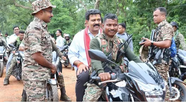 Bijapur News: एएसआई शहीद, सर्चिंग में निकले जवान बाइक के साथ खाईं में गिरे, डिप्टी सीएम शर्मा को अपनी बाइक पर ले गये थे कैंप…