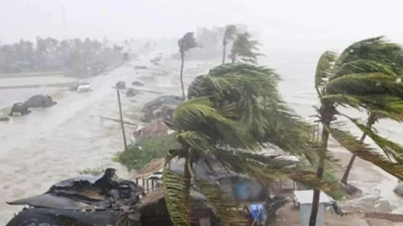 Cyclone Asna: अरब सागर के ऊपर बनने वाला है चक्रवात, गुजरात पर मंडरा रहा 'असना' का खतरा, आएगी भरी तबाही