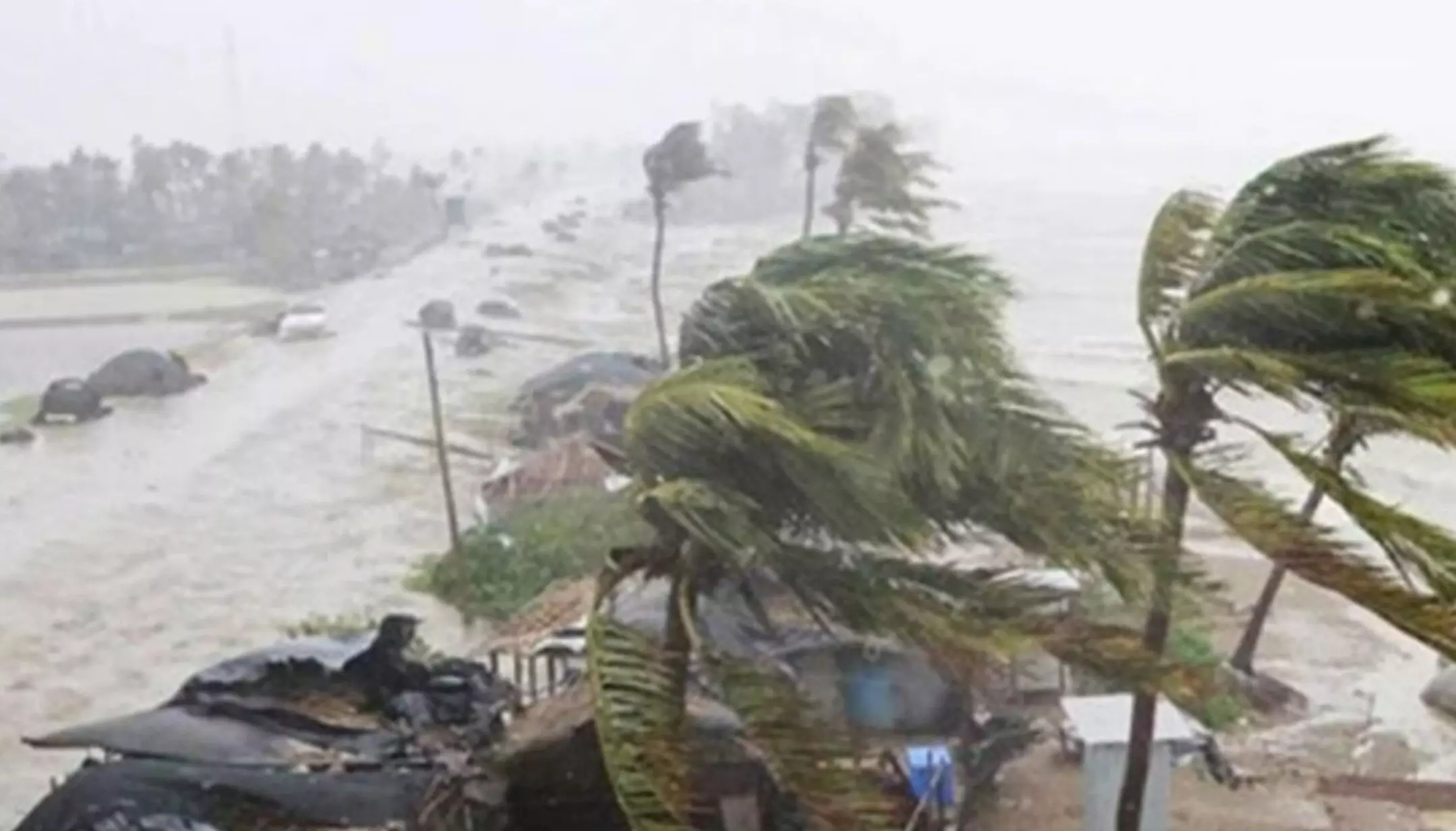 Cyclone Asna: अरब सागर के ऊपर बनने वाला है चक्रवात, गुजरात पर मंडरा रहा 'असना' का खतरा, आएगी भरी तबाही