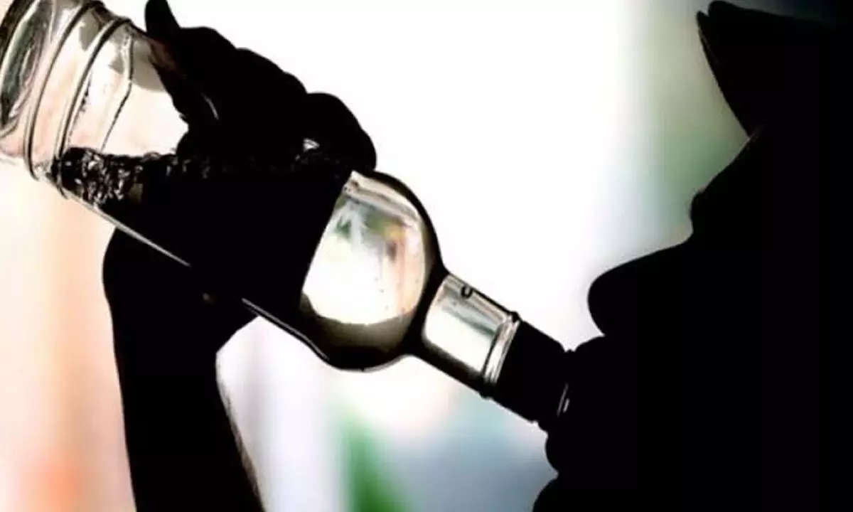 CG News: महिला शिक्षकों के अभद्रता और मारपीट… शराब पीकर स्कूल में घुसे भाजपा मंडल अध्यक्ष ने किया हंगामा