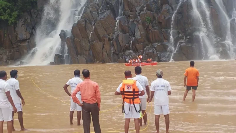 Rajnandgaon News: एनीकट में डूबने से दो दोस्त की मौत, सात युवक गये थे नहाने…