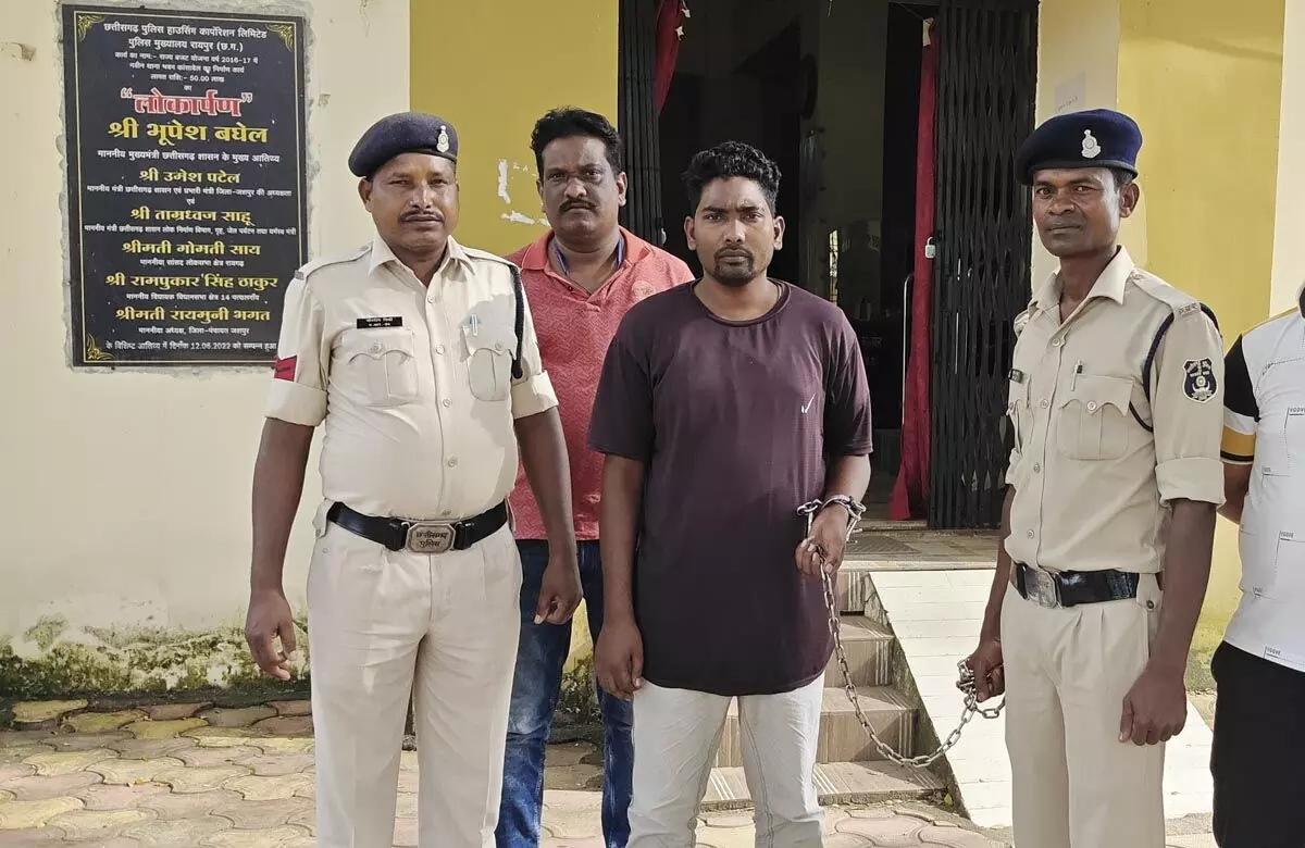 Jashpur News: भाई को स्कूल से लेकर लौट रही छात्रा के साथ सलीम ने किया दुष्कर्म, फिर गाड़ी नंबर के आधार पर ऐसे पकड़ाया…