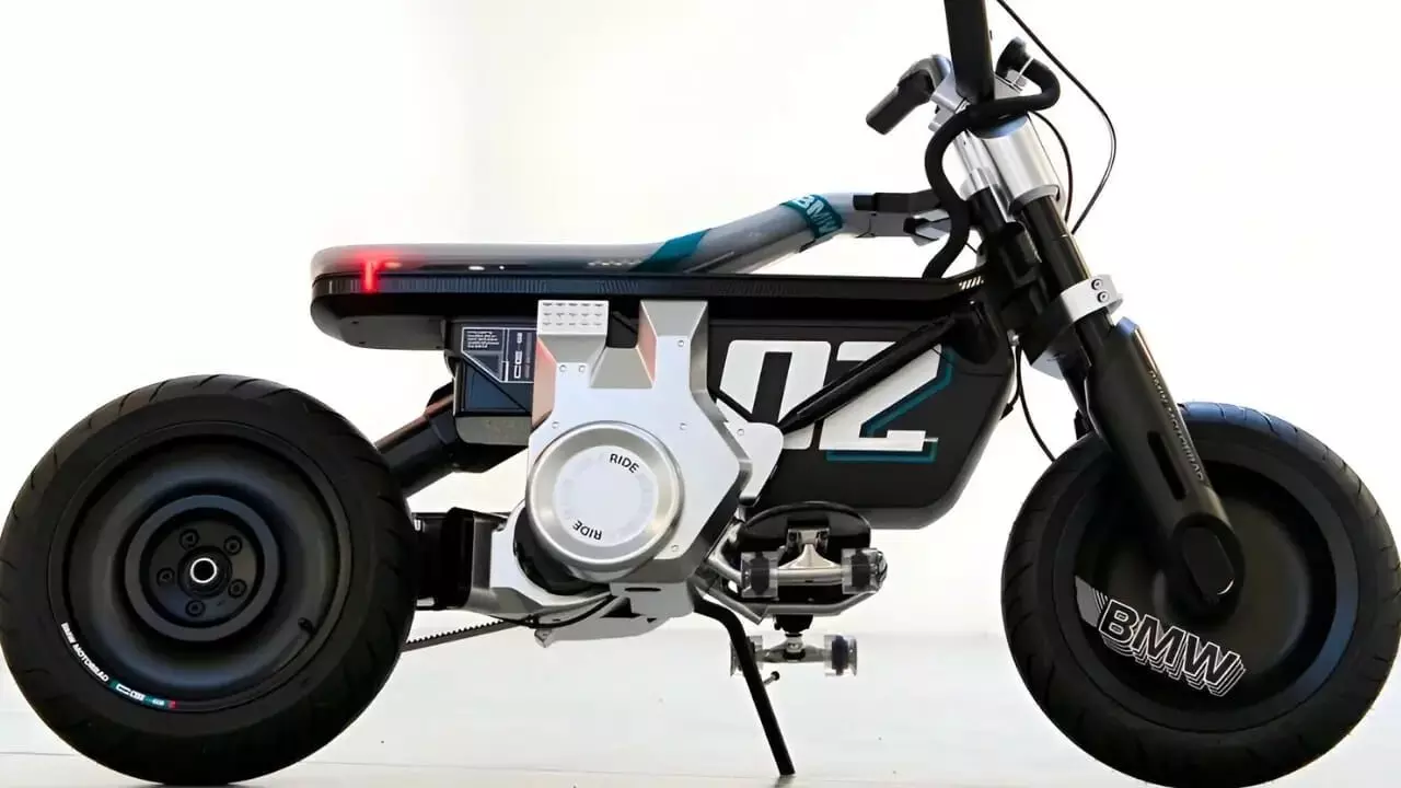 BMW CE 02 Electric Scooter Teased: भारत में लॉन्च से पहले BMW CE 02 इलेक्ट्रिक स्कूटर का टीज़र हुआ जारी, जानें फीचर्स और संभावित कीमत…