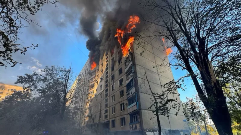 Russia-Ukraine War: यूक्रेन के पोलटावा में शिक्षण संस्थान पर रूस का स्ट्राइक, मिसाइल अटैक में 41 की मौत