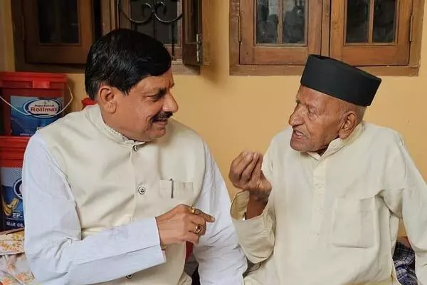 CM Mohan Yadav Father News: CM मोहन यादव के पिता का निधन, 100 साल की उम्र में ली अंतिम सांस, आज होगा अंतिम संस्कार