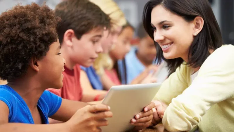 TEACHERS DAY 2024 : Students से ताउम्र बॉन्डिंग बनाना है… तो इन्हें करें Follow