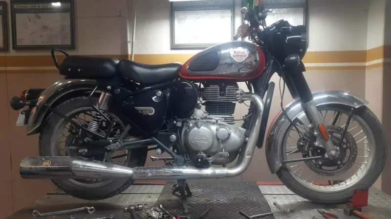 Jashpur News: स्कूटी की डिक्की से उड़ाया आधार कार्ड और बुलट की करने लगा सवारी…