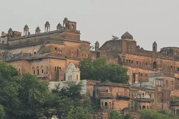 Datia Fort Wall Collapse: 400 साल पुराने किले की दीवार ढही, मलबे में दबकर 7 लोगों की मौत, 2 घायल