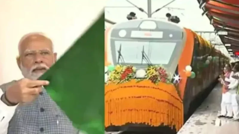 PM Modi Jharkhand Visit: PM मोदी ने 6 नई वंदे भारत ट्रेनों को दिखाई हरी झंडी, 650 करोड़ रुपये से ज्यादा परियोजनाओं का किया शिलान्यास