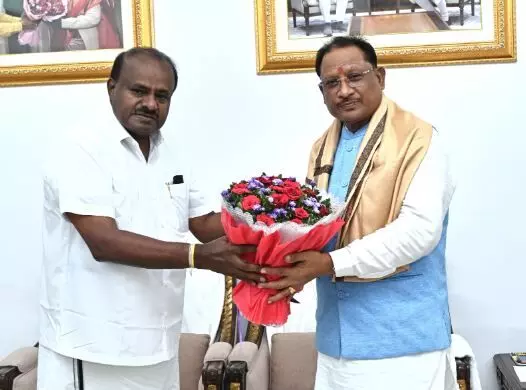 CM विष्णुदेव से केंद्रीय इस्पात एवं उद्योग मंत्री ने की मुलाकात, सेल और एनएमडीसी का प्रोडक्शन बढ़ाने पर विचार-विमर्श