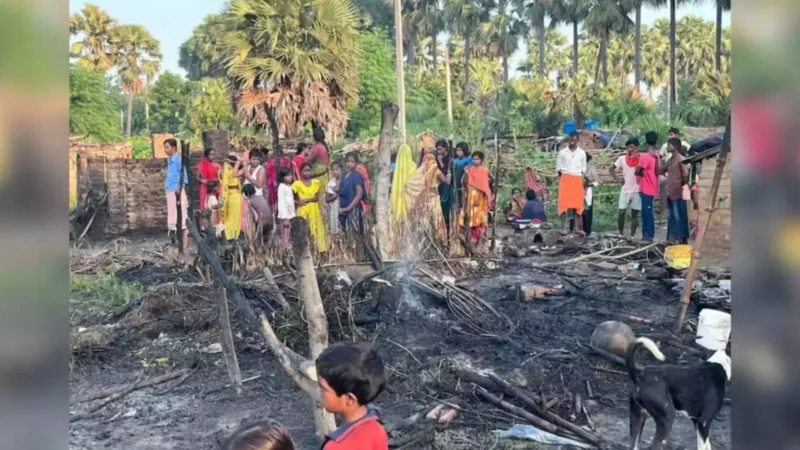 Nawada Crime News Hindi: बिहार के नवादा जिले में दलित बस्ती पर हमला, 80 घर जलाए, गांव में तनाव, भारी पुलिस बल तैनात