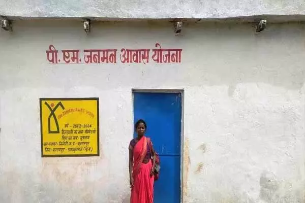 Chhattisgarh News: प्रधानमंत्री जन-मन आवास योजना से साकार हुआ रतियो कोरवा और बरसाती कमार का पक्के घर का सपना
