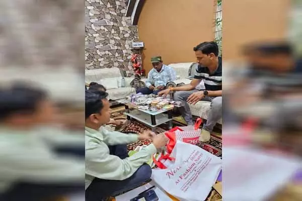 Chhattisgarh News: रंगे हाथ पकड़ा गया भ्रष्ट पटवारी: देखें फोटो और वीडियो- देर रात तक चली नोटो की गिनती, लोगों ने आतिशबाजी करके जताई खुशी