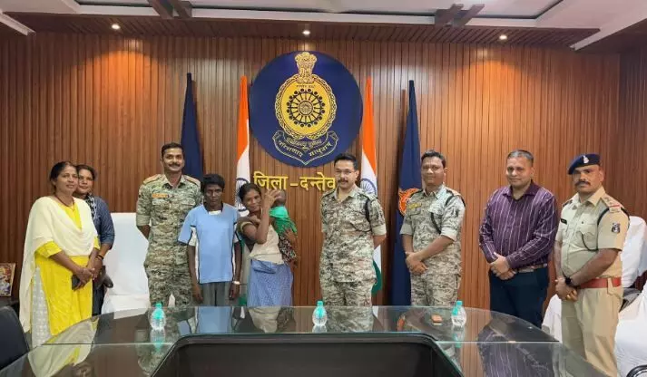Dantewada News: 6 माह के मासूम का अपहरण, पुलिस ने तलाश कर परिजनों को सौंपा…