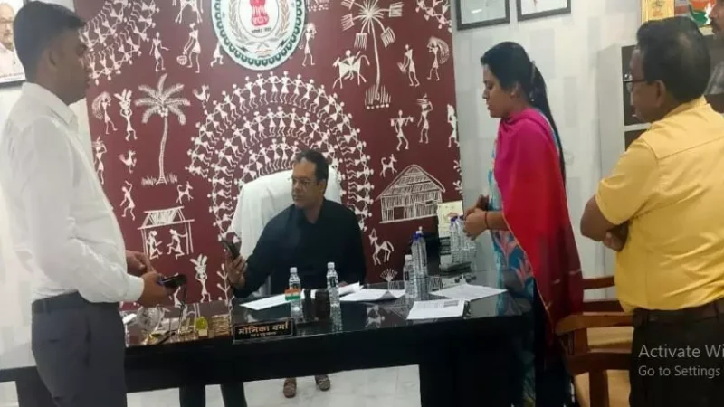 Durg News: संचालक कुंदन कुमार ने कुम्हारी नगर पालिका, भिलाई-चरोदा व रिसाली नगर निगमों का किया दौरा, सीएमओ, लिपिकों, कार्यपालन अभियंता को नोटिस