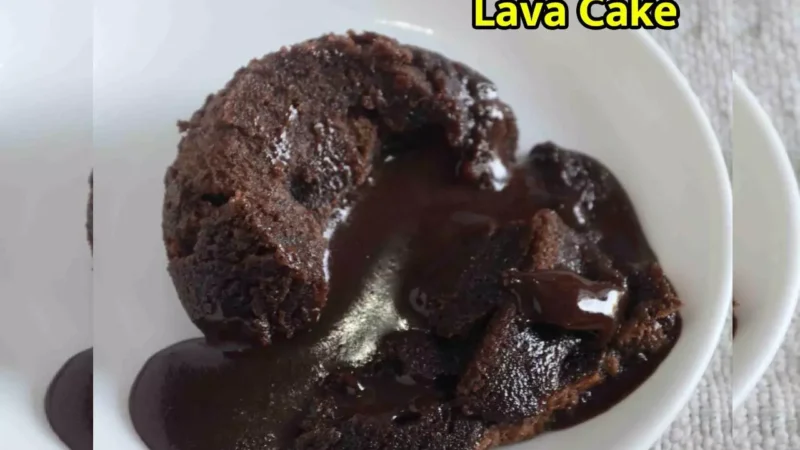 Oreo Biscuits Choco Lava Cake: बच्चों को सरप्राइज़ कीजिए ओरियो बिस्किट से लावा केक बनाकर, ये है रेसिपी…
