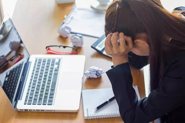 HDFC female Employee Death: HDFC बैंक की महिला अधिकारी की मौत, ऑफिस के वर्क प्रेशर और तनाव ली जान