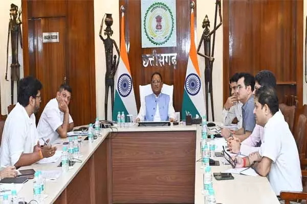 Chhattisgarh News: बैठक में सीएम विष्णुदेव ने सुनाया किस्सा: फिर बोले- आम आदमी से सीधे जुड़ा है राजस्व विभाग, इसकी छवि को सुधारने की जरूरत