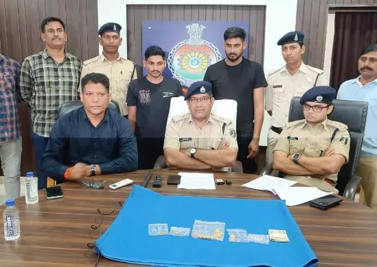 Durg News: डकैती का खुलासा, दंपति को बंधक बनाकर दिये थे घटना को अंजाम, दुर्ग पुलिस ने एमपी के धार से ऐसे पकड़ा, माल खपाने वाला भी गिरफ्तार