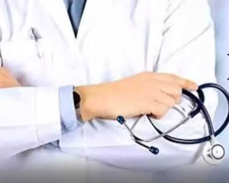 Chhattisgarh: मेडिकल कॉलेज, डेंटल कॉलेज के पोस्टग्रेजुएट छात्रों के निजी प्रेक्टिस व नौकरी करने पर लगा प्रतिबंध