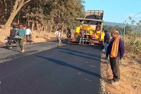 Jashpur News: जशपुर के विकास को मिल रही नई उड़ान, तीव्र गति से हो रहा विकास कार्य, 6 महीनों में 43 सड़कों का निर्माण स्वीकृति