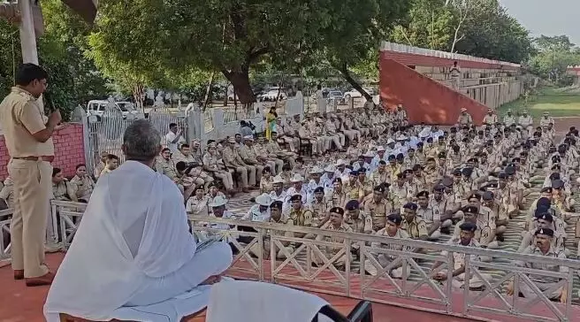 रायपुर पुलिस की तनाव प्रबंधन विषय पर कार्यशाला, मुनि सुधाकर बोले-अपने में खुश रहो दूसरों से अपनी तुलना मत करो…
