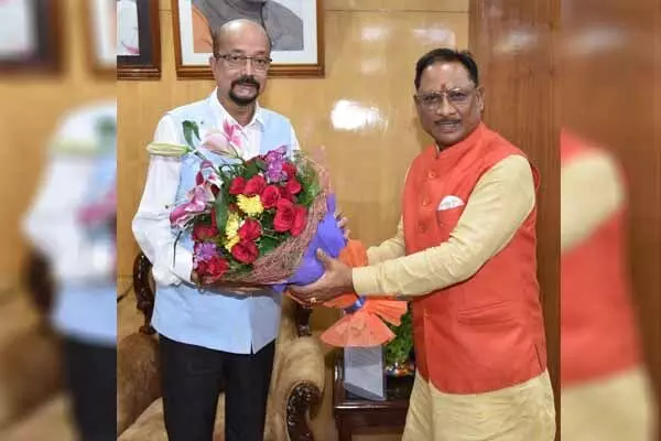 President's visit to Chhattisgarh: गवर्नर से मिले सीएम विष्णुदेव: नवरात्रि की दी शुभकामना, राष्ट्रपति के दौरे की भी चर्चा