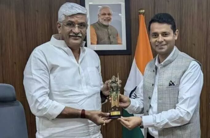 CG टूरिज्म बोर्ड क़े MD ने दिल्ली में की केंद्रीय मंत्री से मुलाकात, 300 करोड़ की पर्यटन योजनाओं का दिया प्रेजेंटेशन…