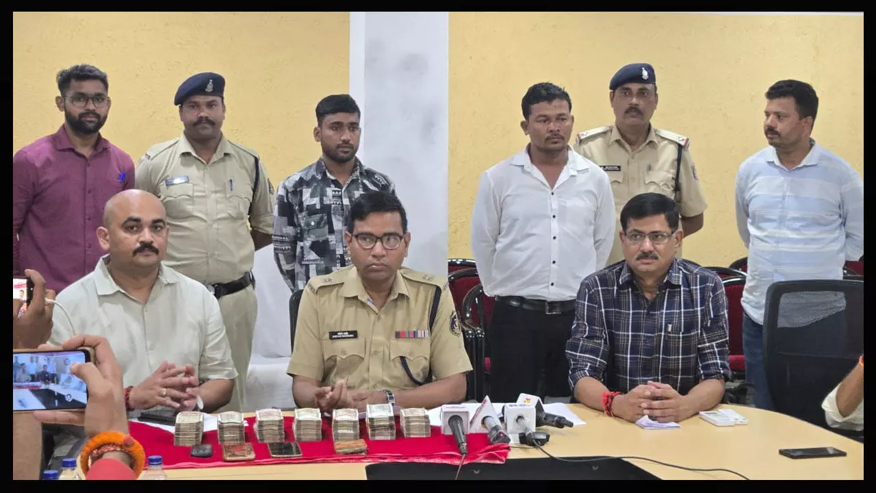 Raipur News: दोस्त के लिए सुपरवाइजर ने करवा दी 18 लाख की लूट, शिकायतकर्ता ही निकला आरोपी….