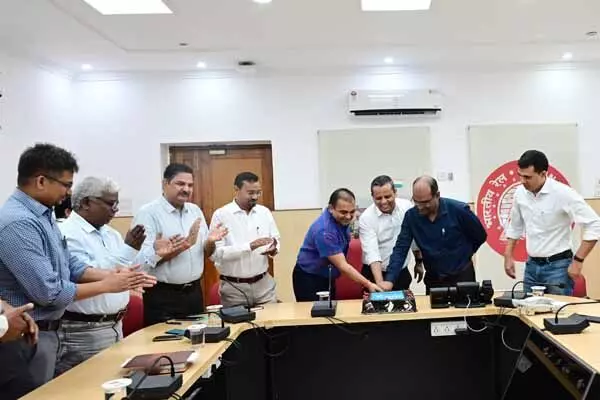 Rail News: पैसेंजर ट्रेनों को रद्द या डायवर्ट कर SECR कुछ इस तरह लुट रही वाह-वाही