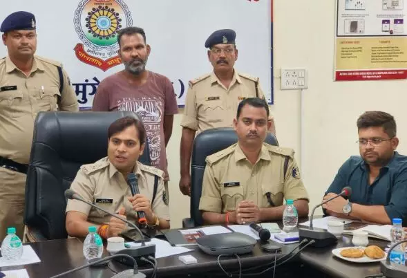 Mungeli News: धान खरीदी में 91 लाख का फर्जीवाड़ा, शासन को आर्थिक क्षति पहुंचाने वाला केंद्र प्रभारी गिरफ्तार…