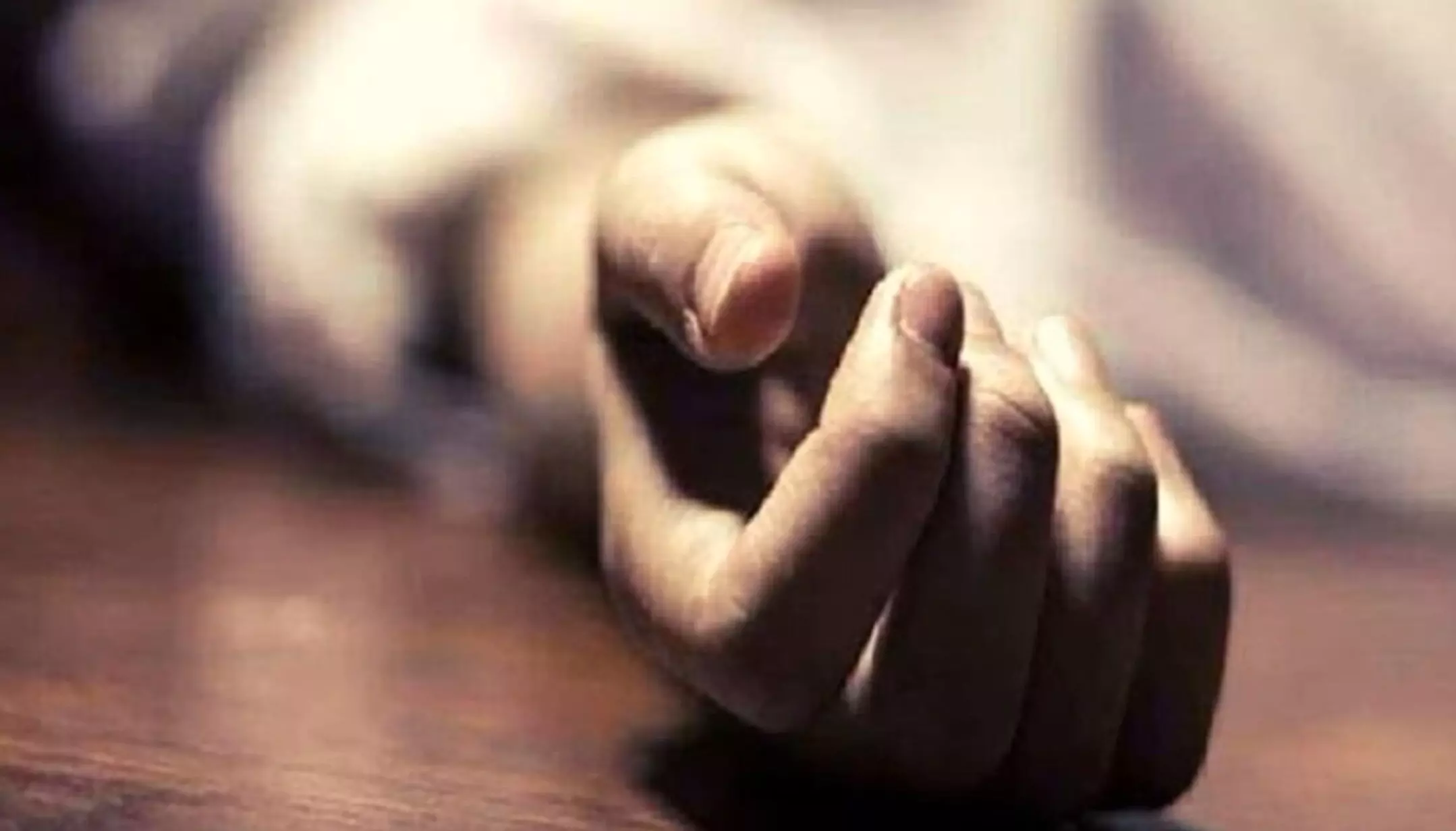 Delhi Crime News: दिल्ली में JEE की तैयारी कर रही 17 वर्षीय छात्रा ने आत्महत्या की, सुसाइड नोट में माता-पिता से माफी मांगी