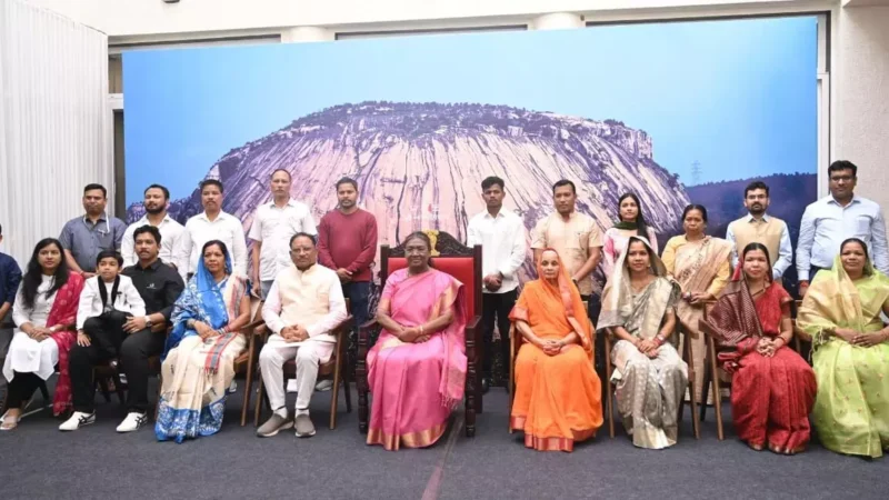 chhattisgarh News: राष्ट्रपति मुर्मू की ग्रुप फोटो के बैकड्रॉप में मधेश्वर पहाड़ : क्यों है खास मधेश्वर पहाड़ 