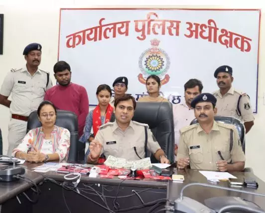 Mungeli News: बंटी-बबली ने बैंक अधिकारी बन ठगे 15 लाख, दिल्ली से तीन गिरफ्तार…