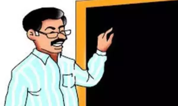 Sukma Teachers News: निरीक्षण के दौरान अनुपस्थित मिले 9 शिक्षक, सभी के वेतन कटौती के निर्देश