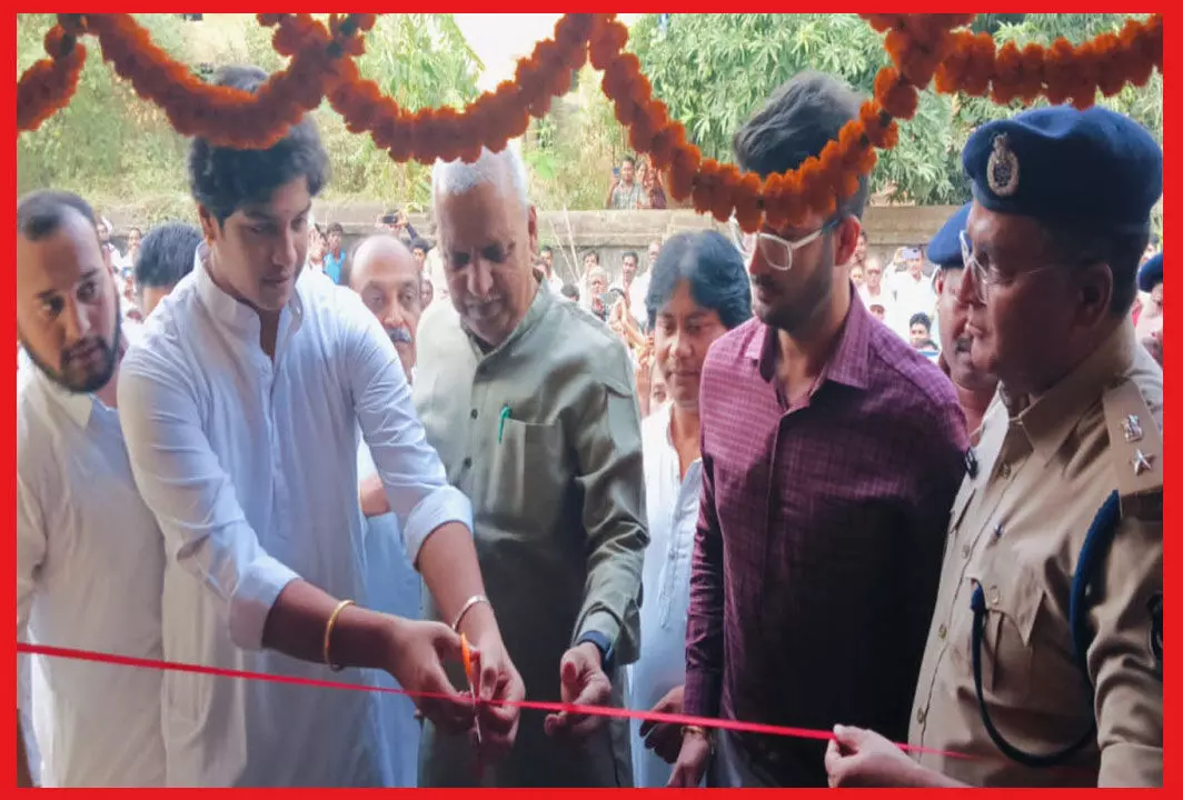 Balodabazar News: कबीर धर्मनगर दामाखेड़ा में पुलिस सहायता केंद्र शुरू, उदितमुनिनाम साहब ने फीता काट कर किया शुभारंभ