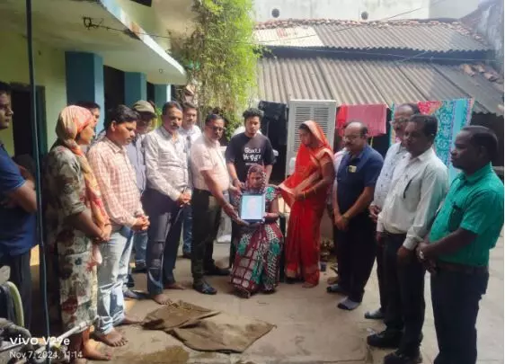 CG Teacher News: ड्यूटी के दौरान करंट से शिक्षक की मौत, संयुक्त शिक्षक संघ ने भेंट की 50,000 की संवेदना राशि…