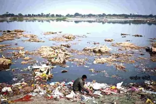 Bilaspur High Court: प्रतिमा विसर्जन स्‍थलों की साफ-सफाई पर हाईकोर्ट ने पूछा सवाल, महाधिवक्ता बोले- रिपोर्ट फाइलिंग करने में लग रहा वक्त…