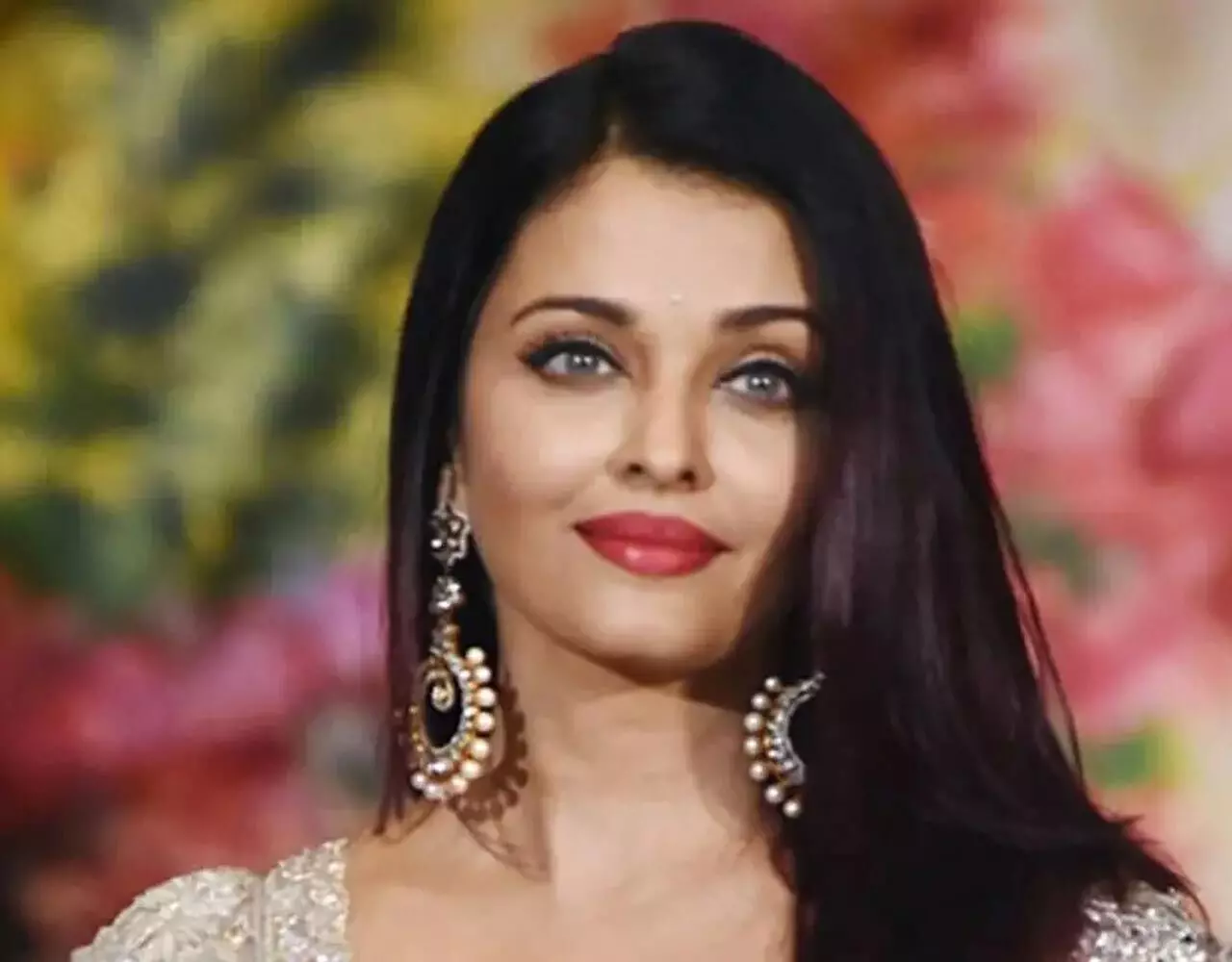 Aishwarya Rai Son: क्या वाकई में ऐश्वर्या राय का है बेटा! सामने चौंकाने वाला खुलासा, जानिए सच्चाई…