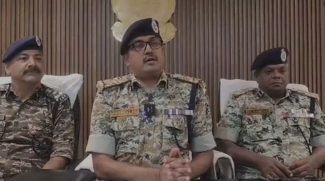 Bijapur Naxal Encounter: पुलिस-नक्सली मुठभेड़, 8 लाख का ईनामी प्लाटून कमांडर समेत तीन नक्सली ढ़ेर, शव और हथियार बरामद